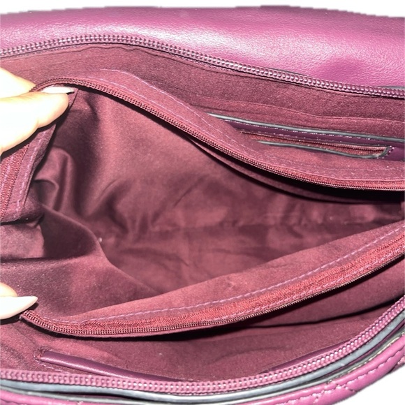 Quilted Luggage Tote W/Chain Strap, Plum & Gold-tone Hardware, Turn lock - Picture 9 of 12